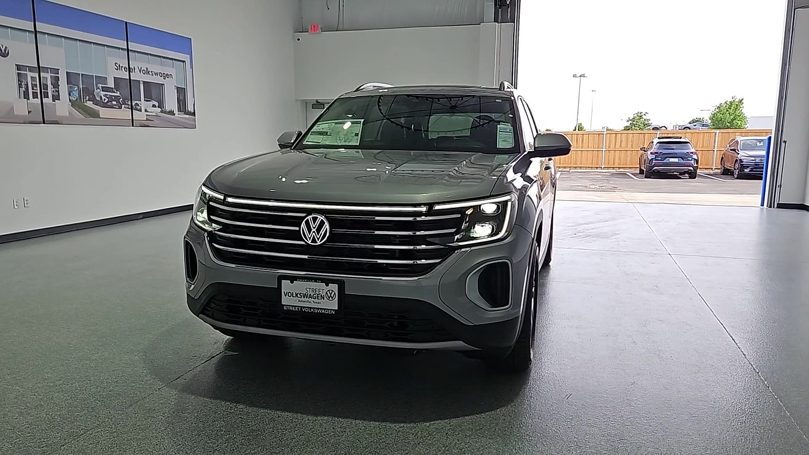 2026 Volkswagen Atlas photo 3 of 22