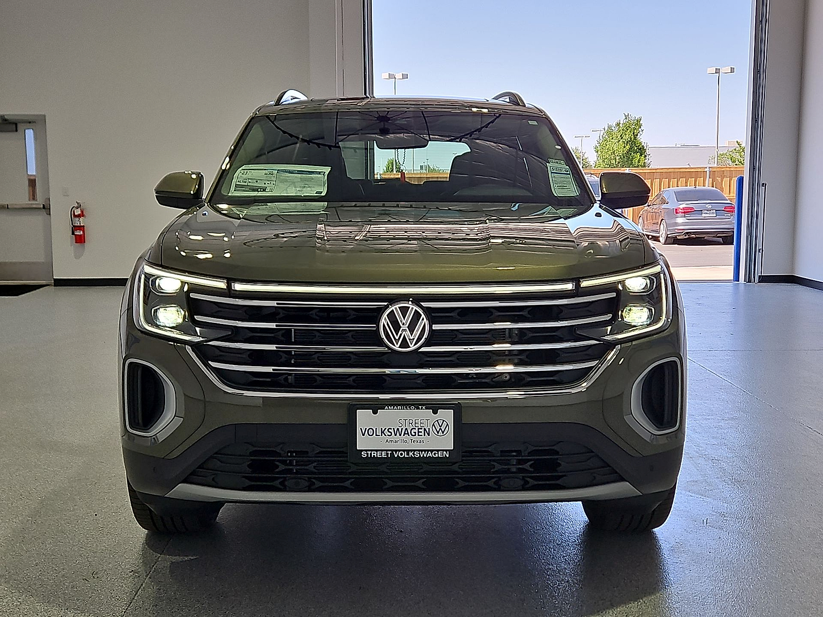 2026 Volkswagen Atlas photo 3 of 22
