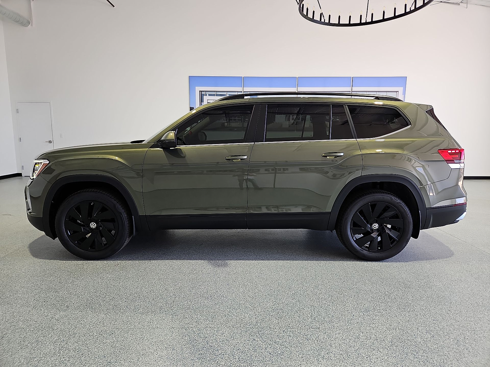 2026 Volkswagen Atlas photo 5 of 22