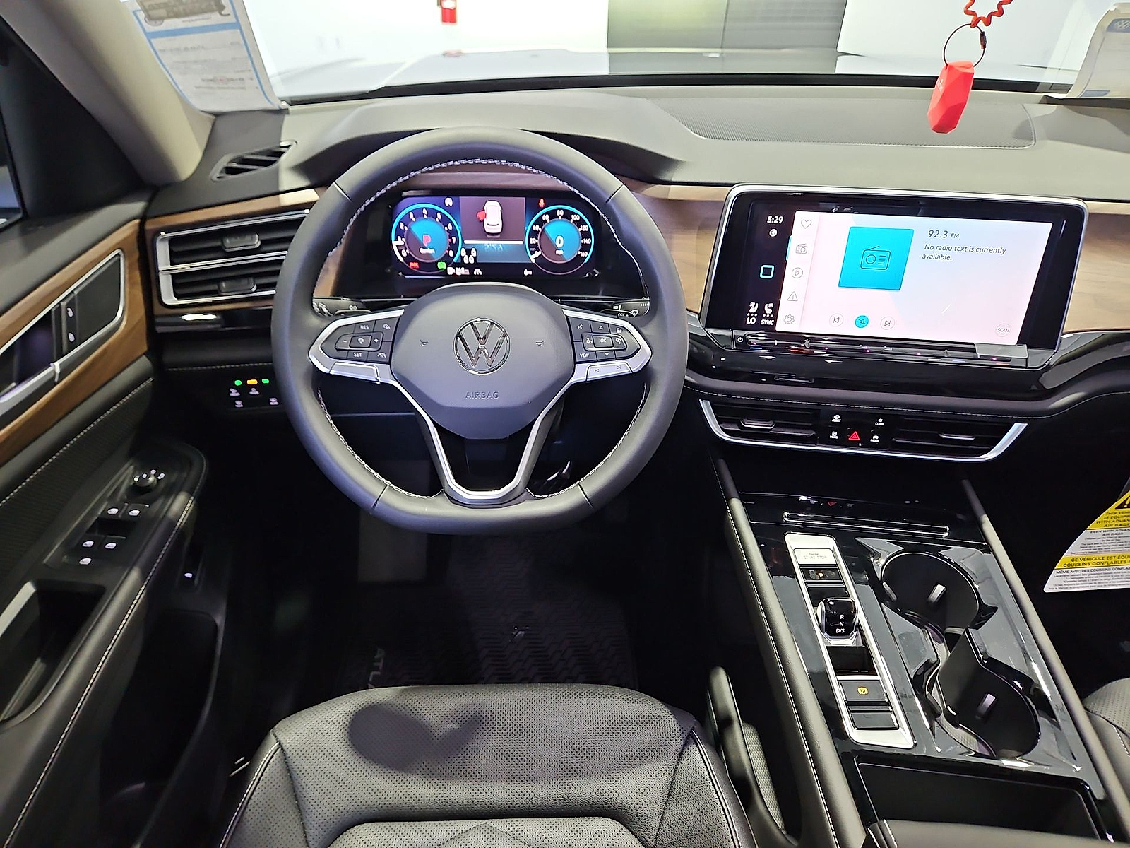 2026 Volkswagen Atlas photo 14 of 22
