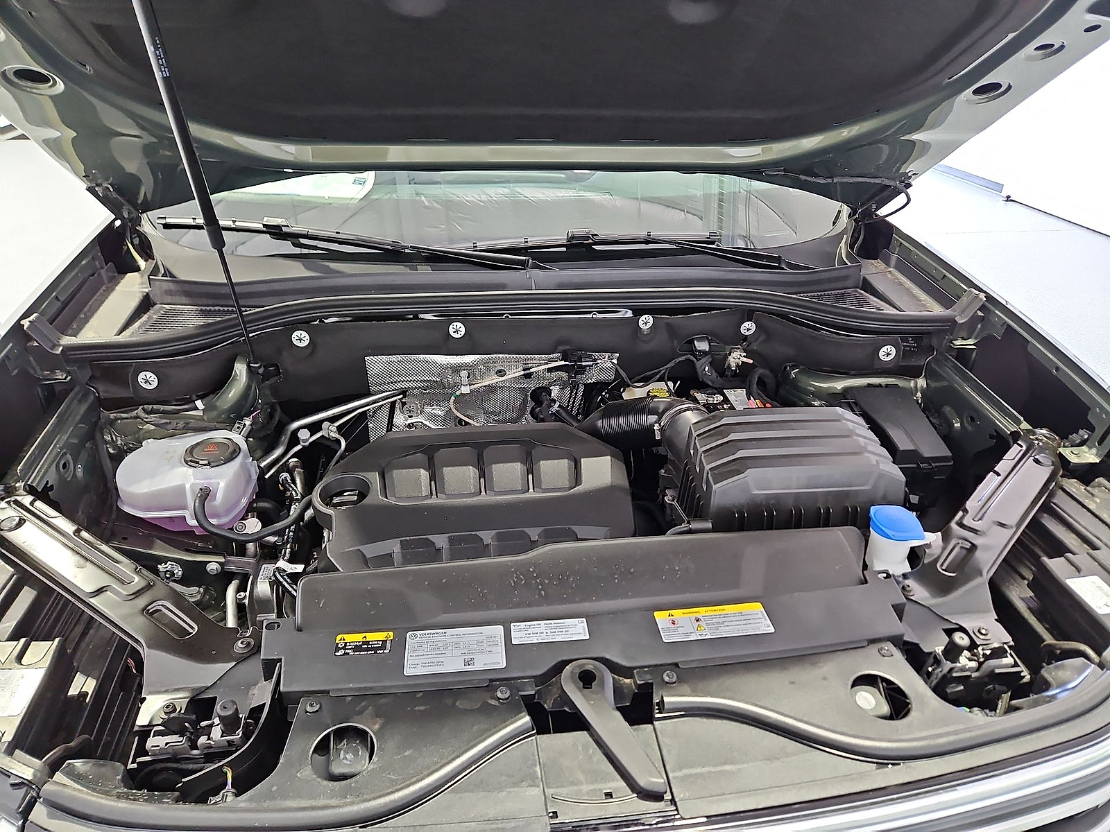 2026 Volkswagen Atlas photo 10 of 22