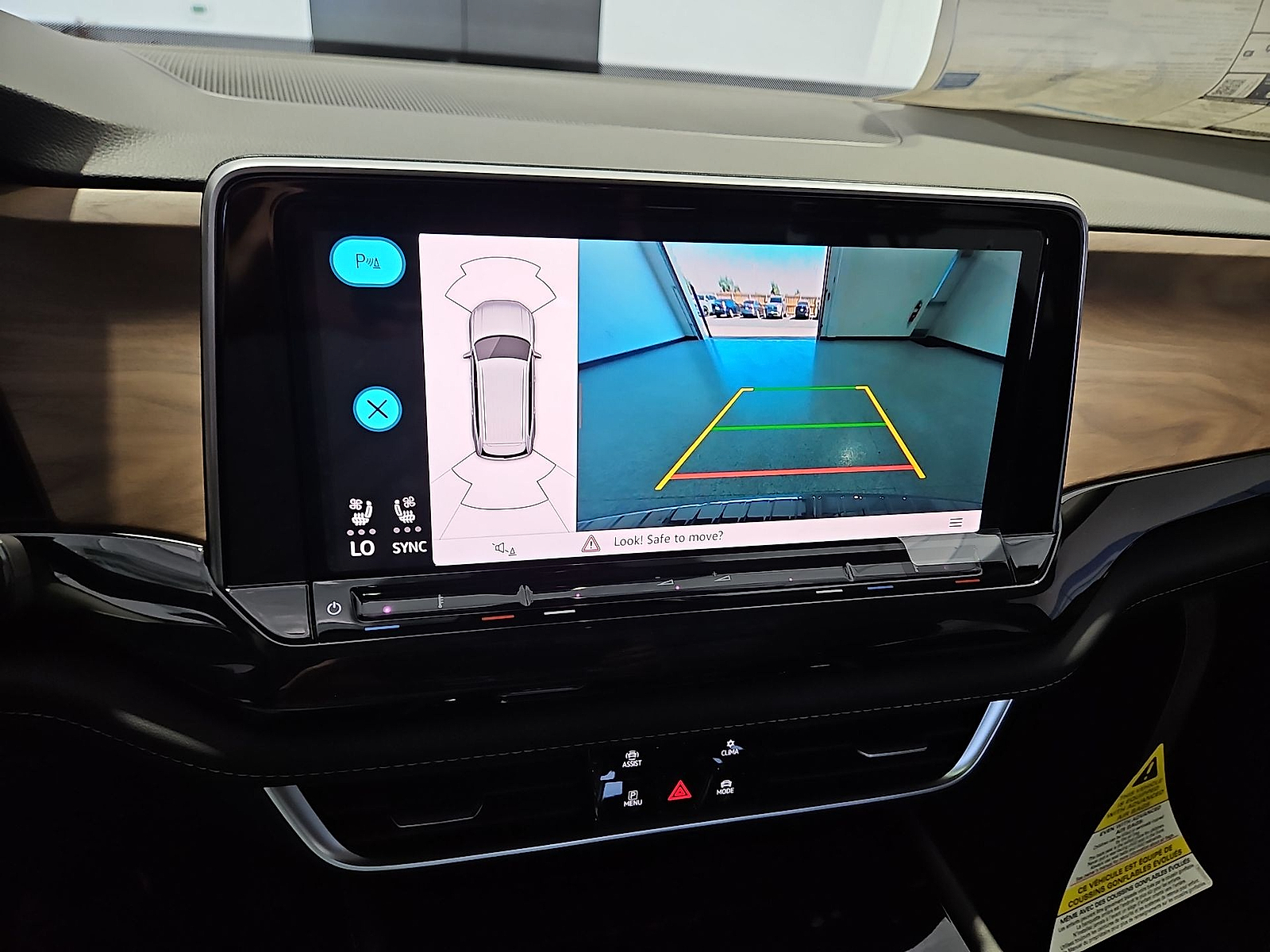 2026 Volkswagen Atlas photo 18 of 22