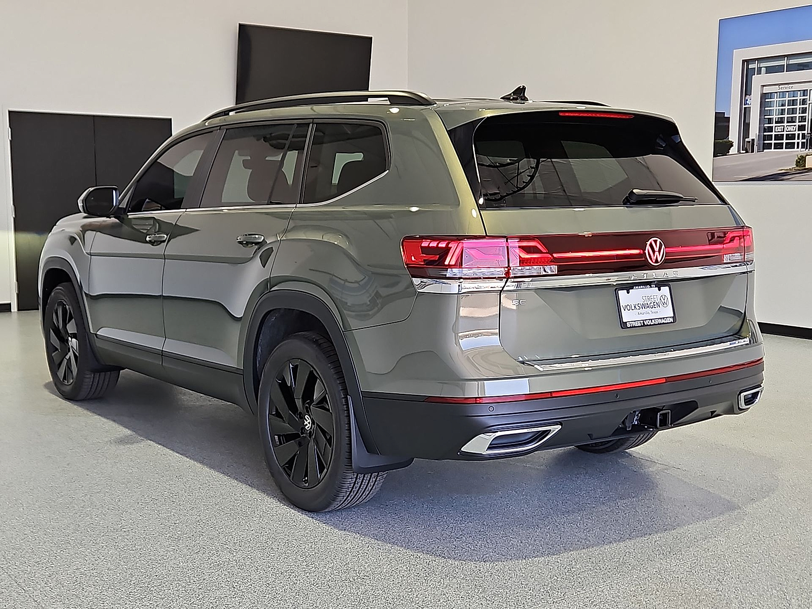 2026 Volkswagen Atlas photo 6 of 22