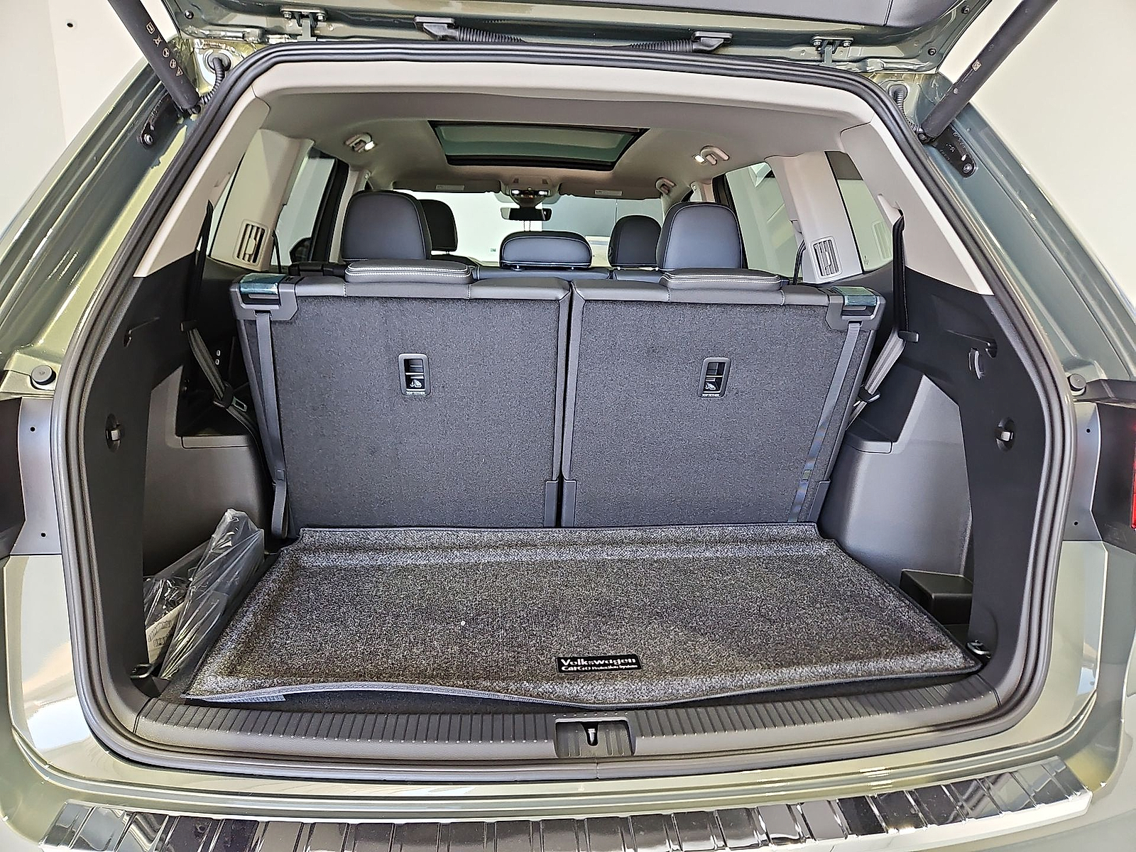 2026 Volkswagen Atlas photo 12 of 22