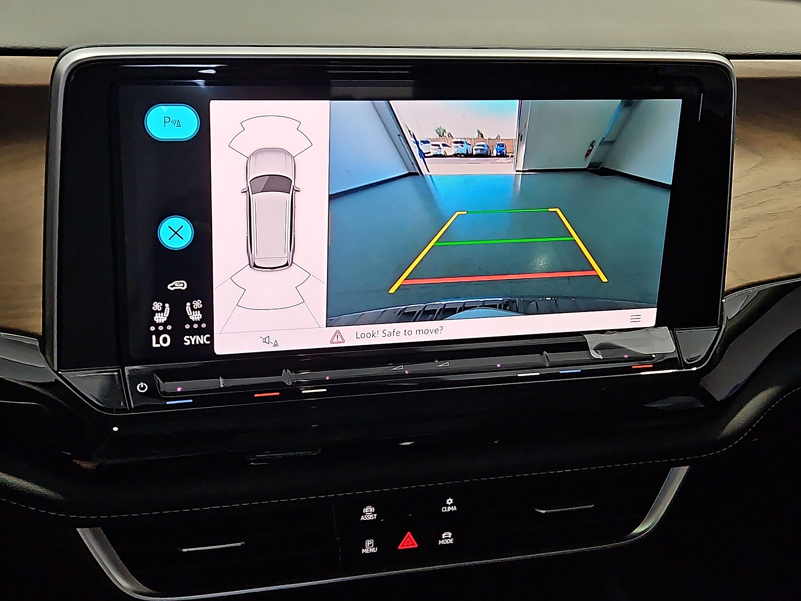 2026 Volkswagen Atlas photo 18 of 22