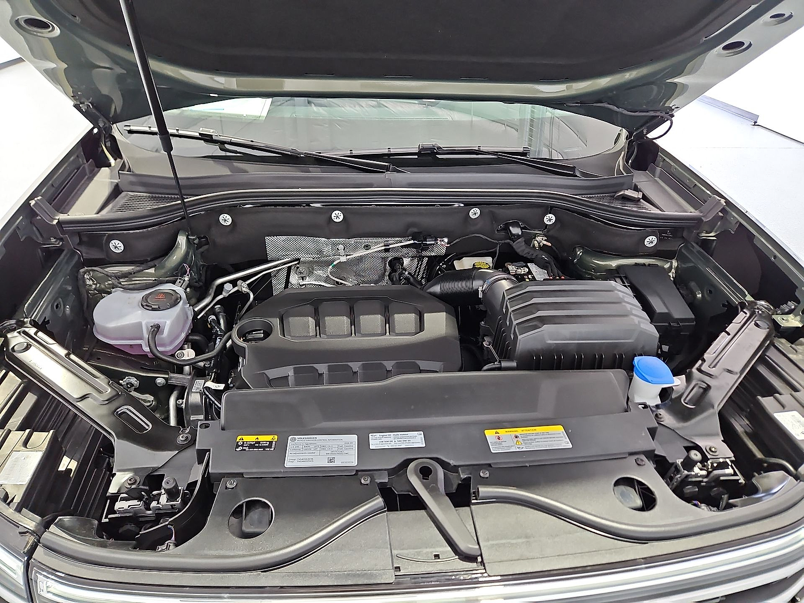 2026 Volkswagen Atlas photo 10 of 22
