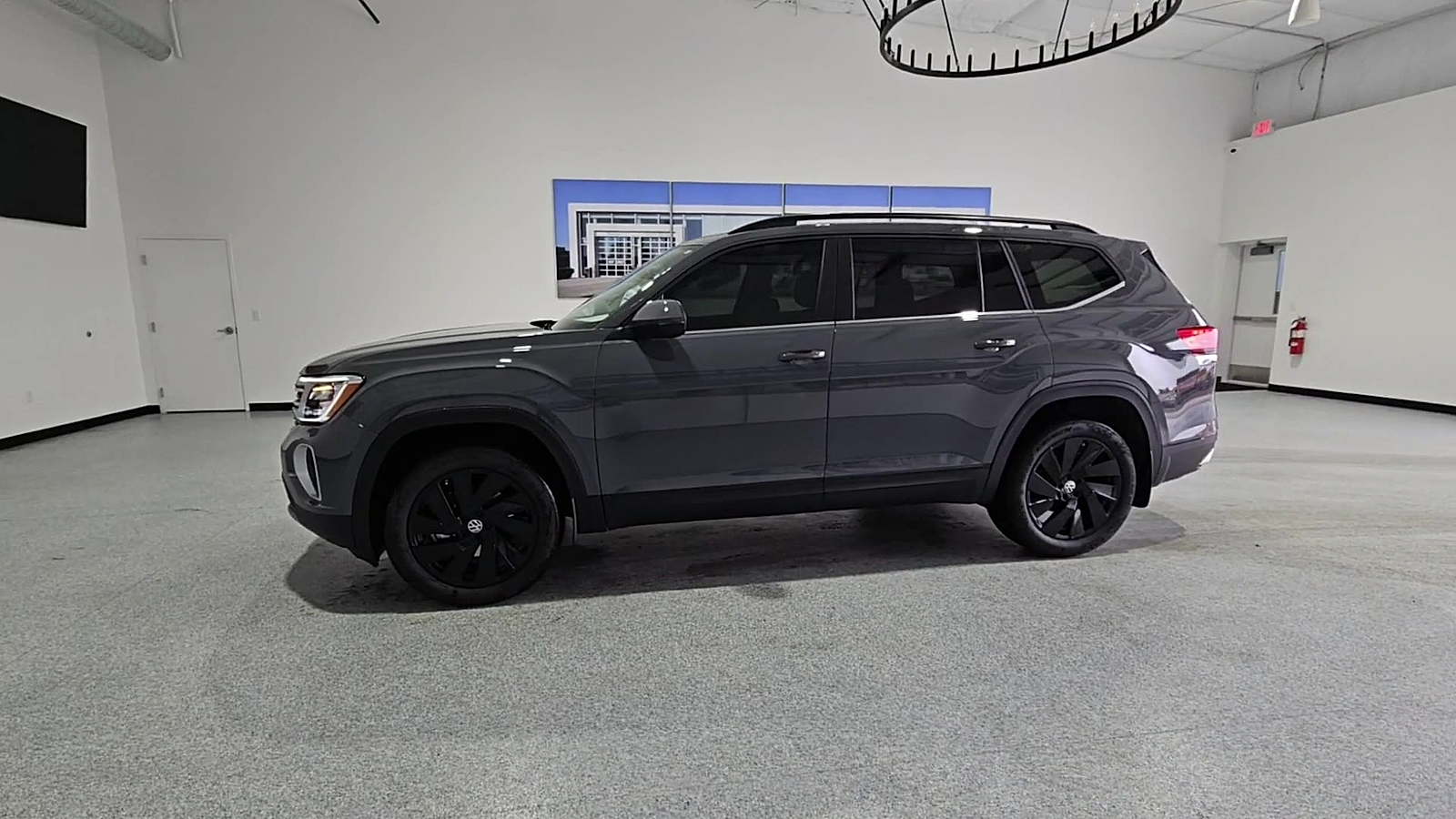 2026 Volkswagen Atlas photo 4 of 22