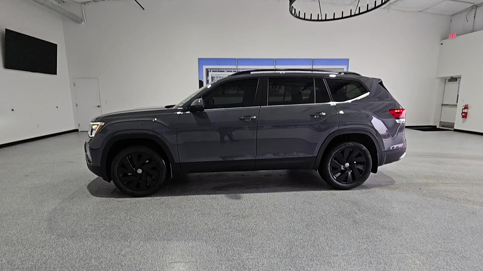 2026 Volkswagen Atlas photo 5 of 22