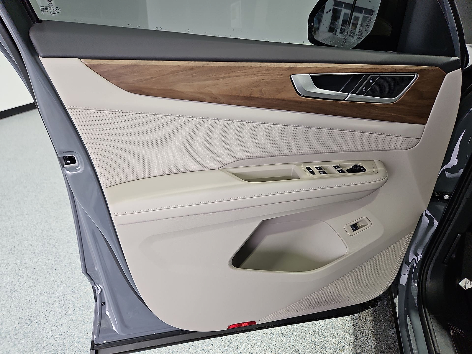 2026 Volkswagen Atlas photo 15 of 22