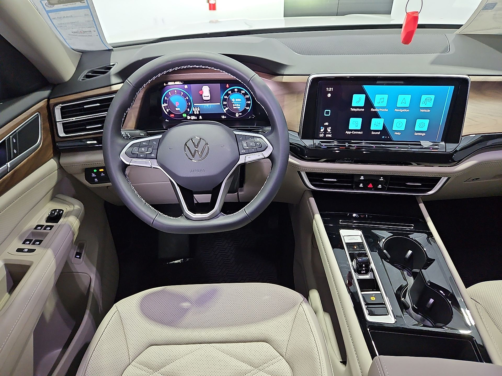 2026 Volkswagen Atlas photo 14 of 22
