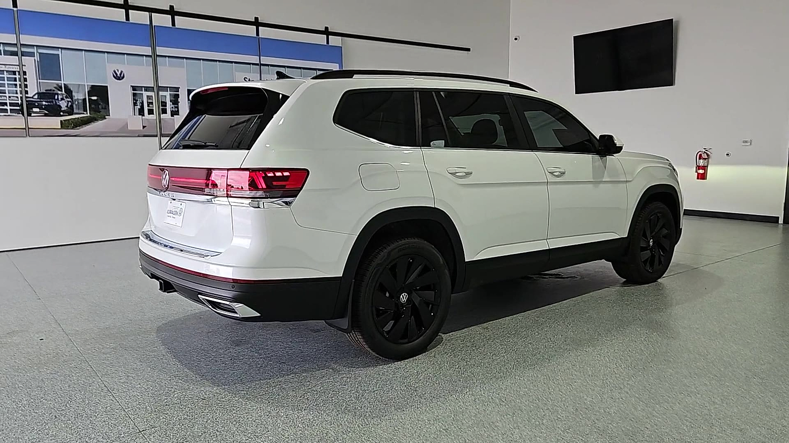 2026 Volkswagen Atlas photo 8 of 22