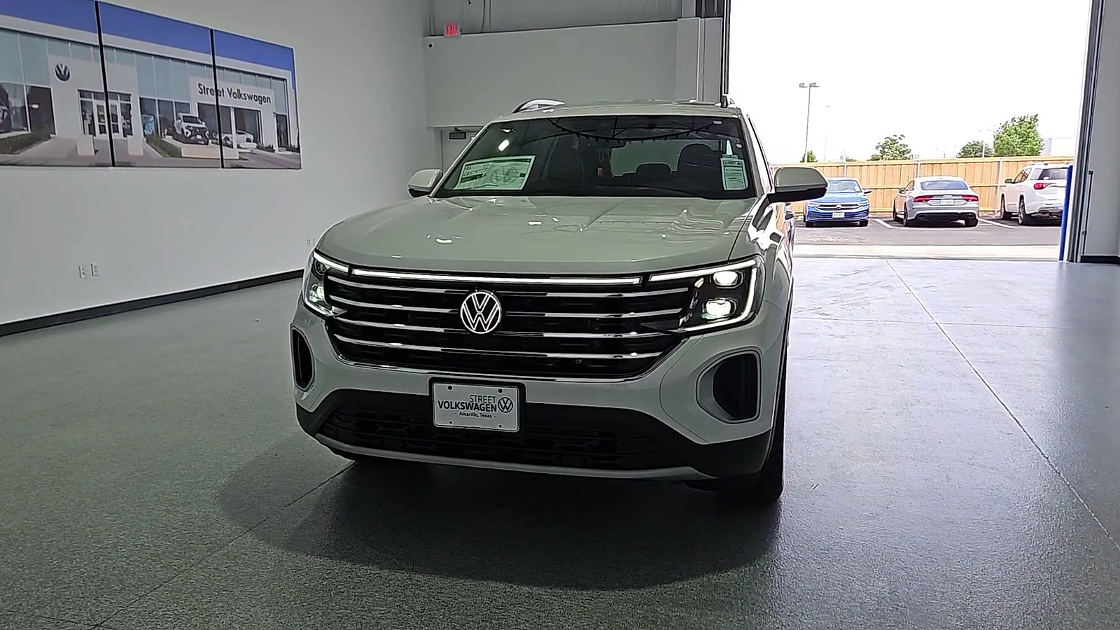 2026 Volkswagen Atlas photo 3 of 22