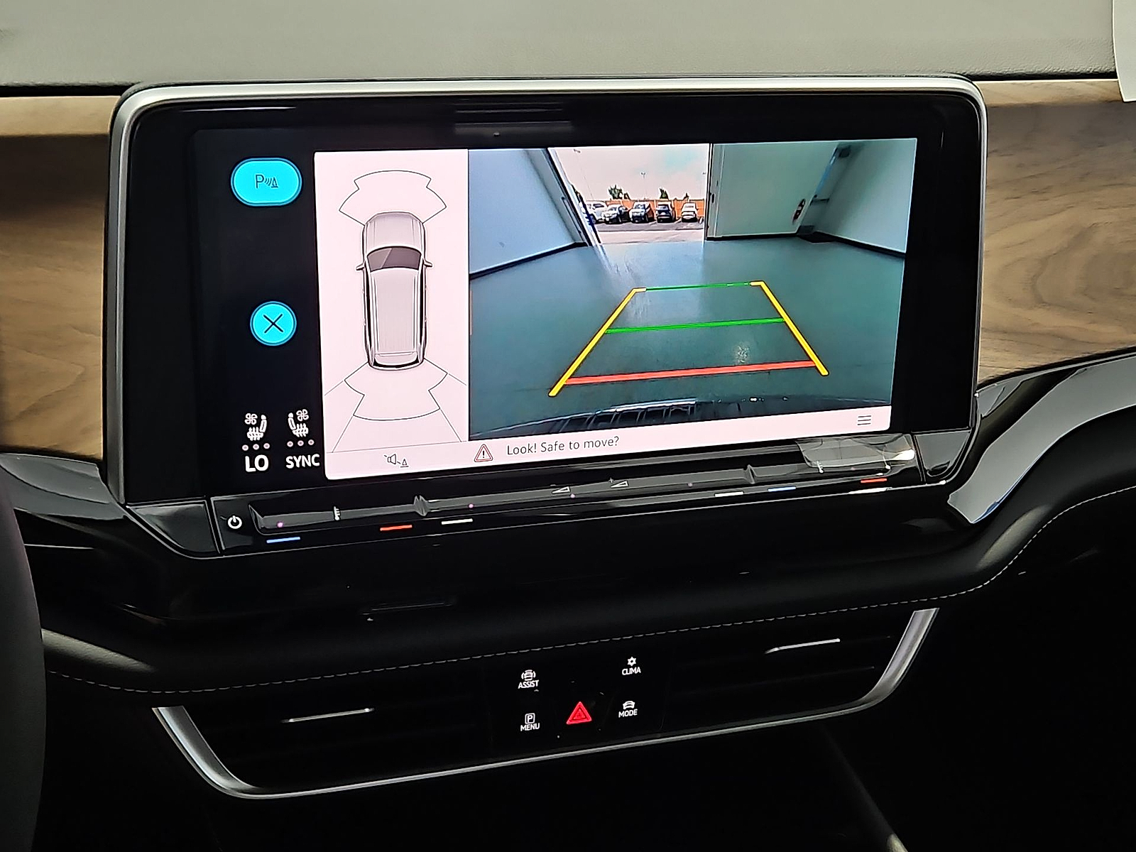 2026 Volkswagen Atlas photo 19 of 22