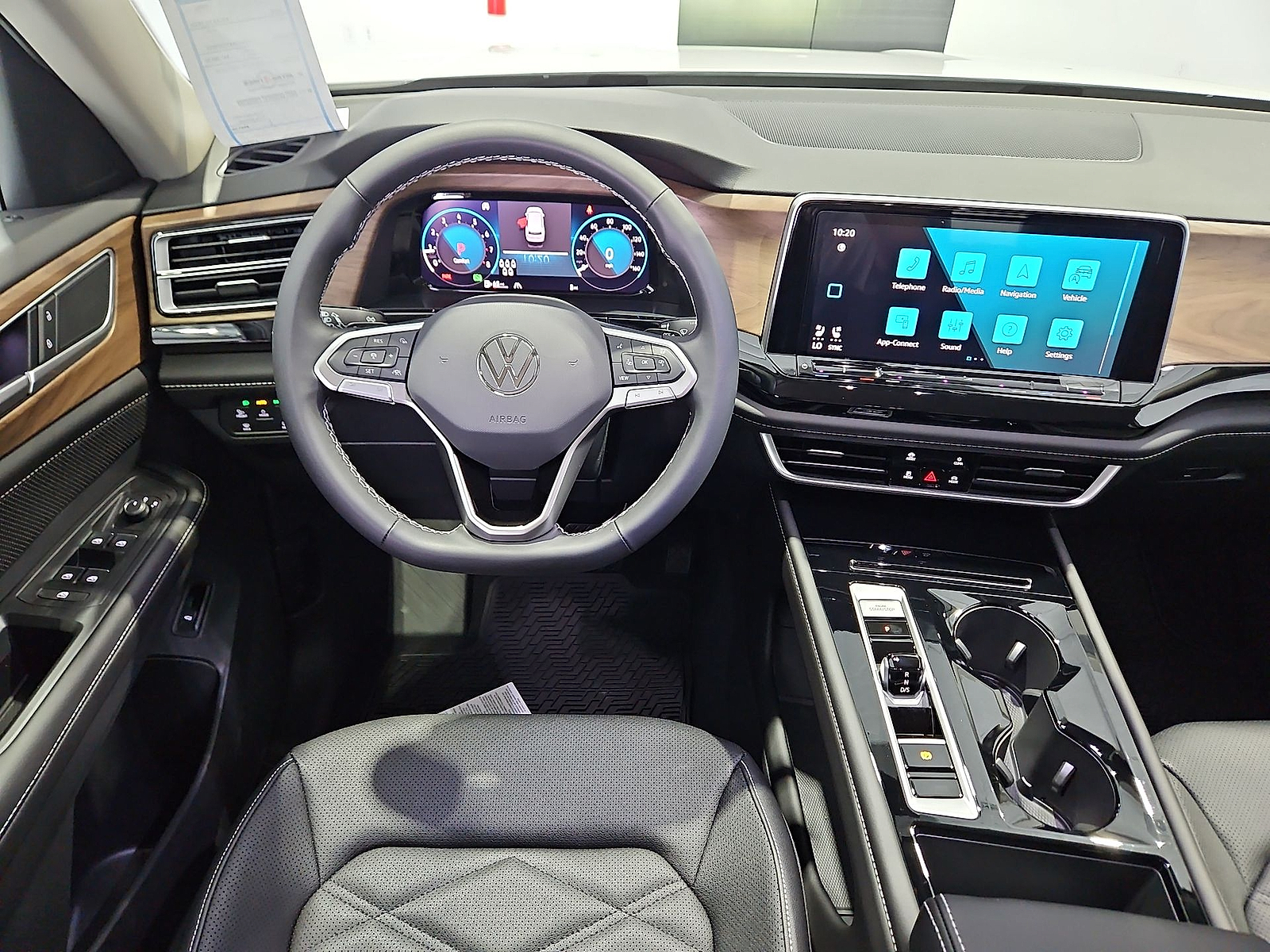 2026 Volkswagen Atlas photo 14 of 22