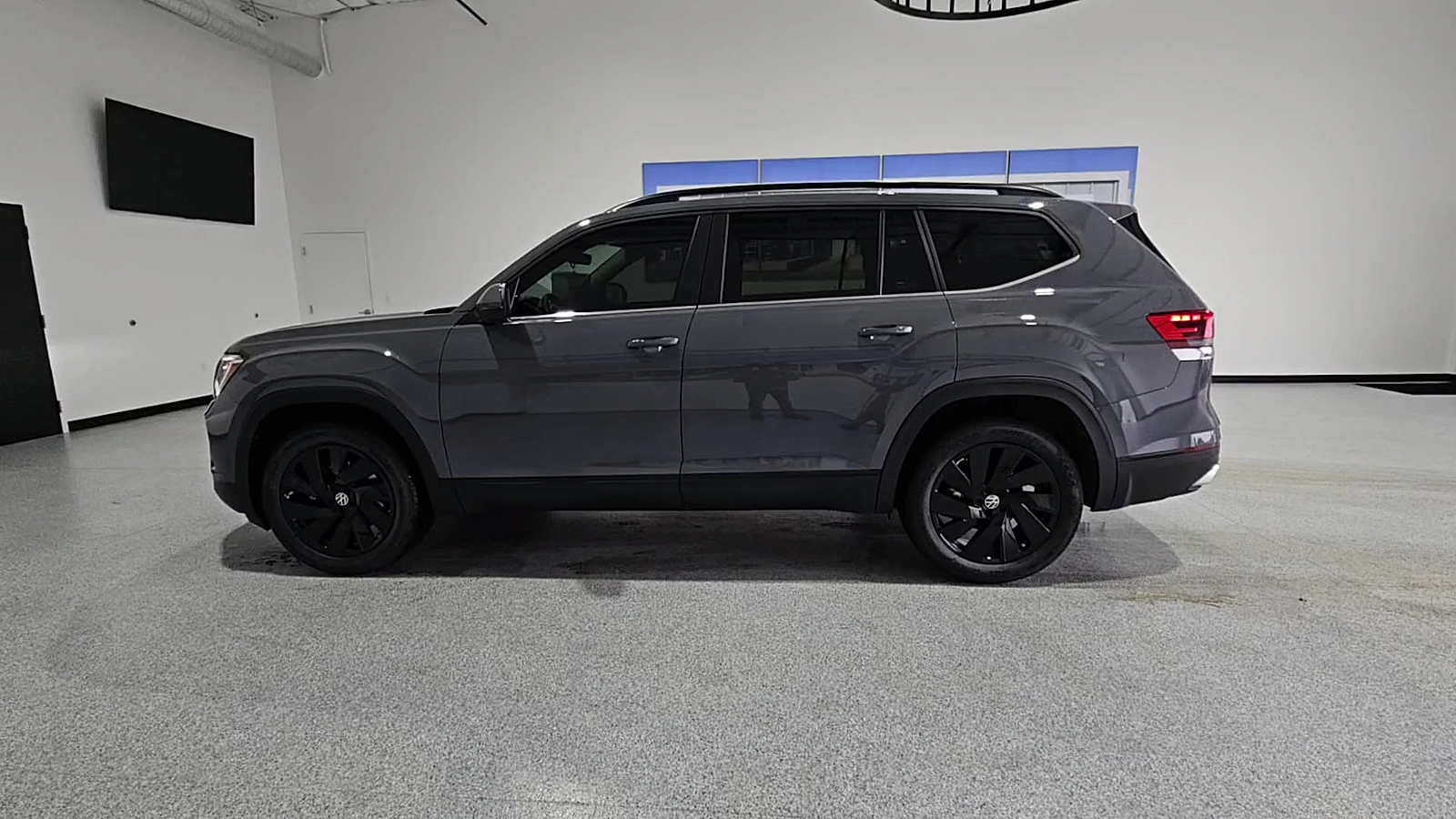 2026 Volkswagen Atlas photo 5 of 22