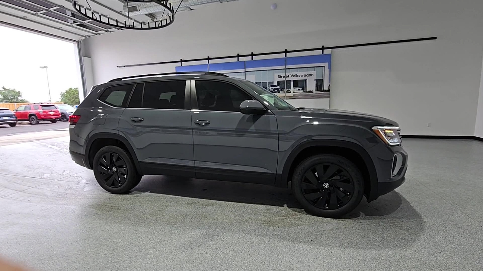 2026 Volkswagen Atlas photo 9 of 22