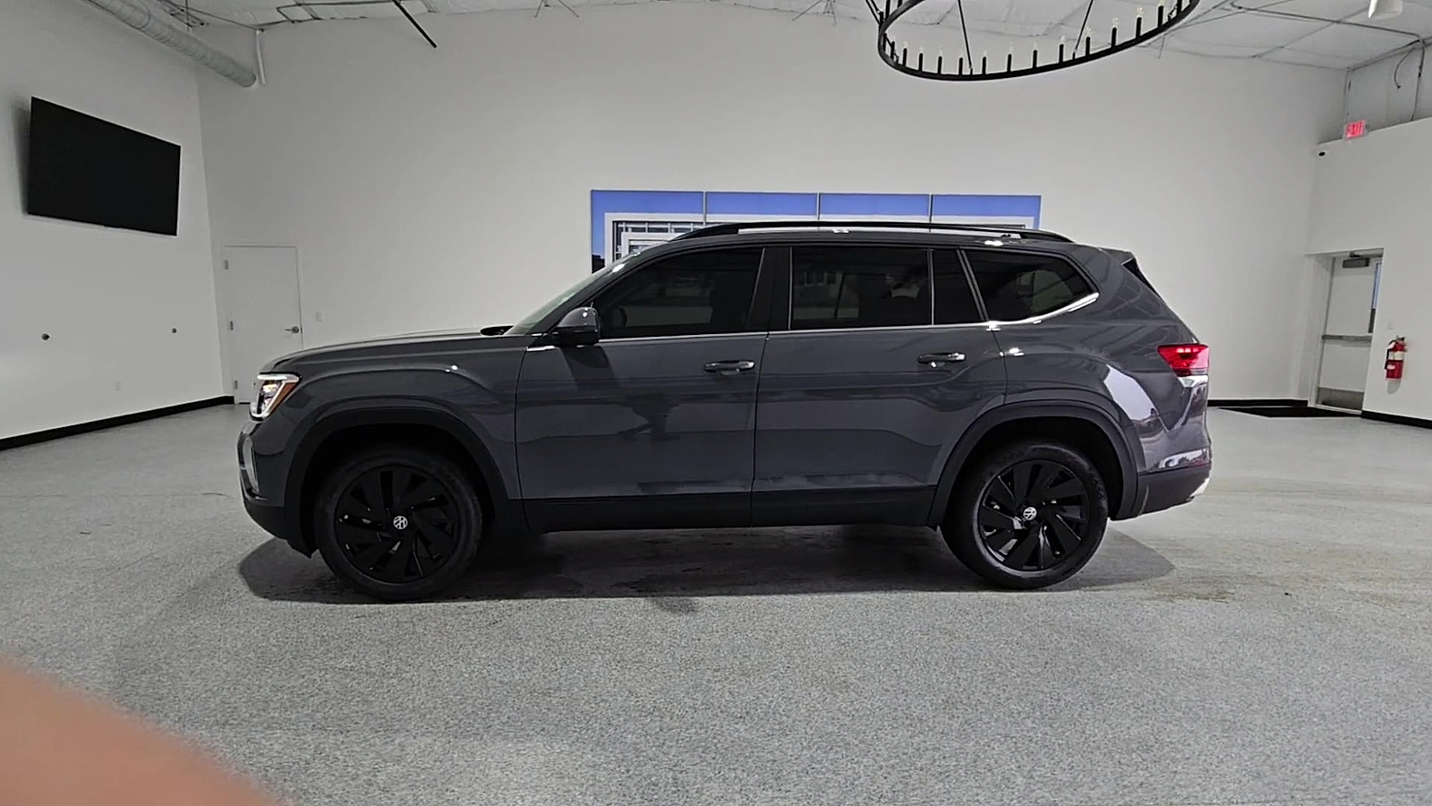 2026 Volkswagen Atlas photo 4 of 22