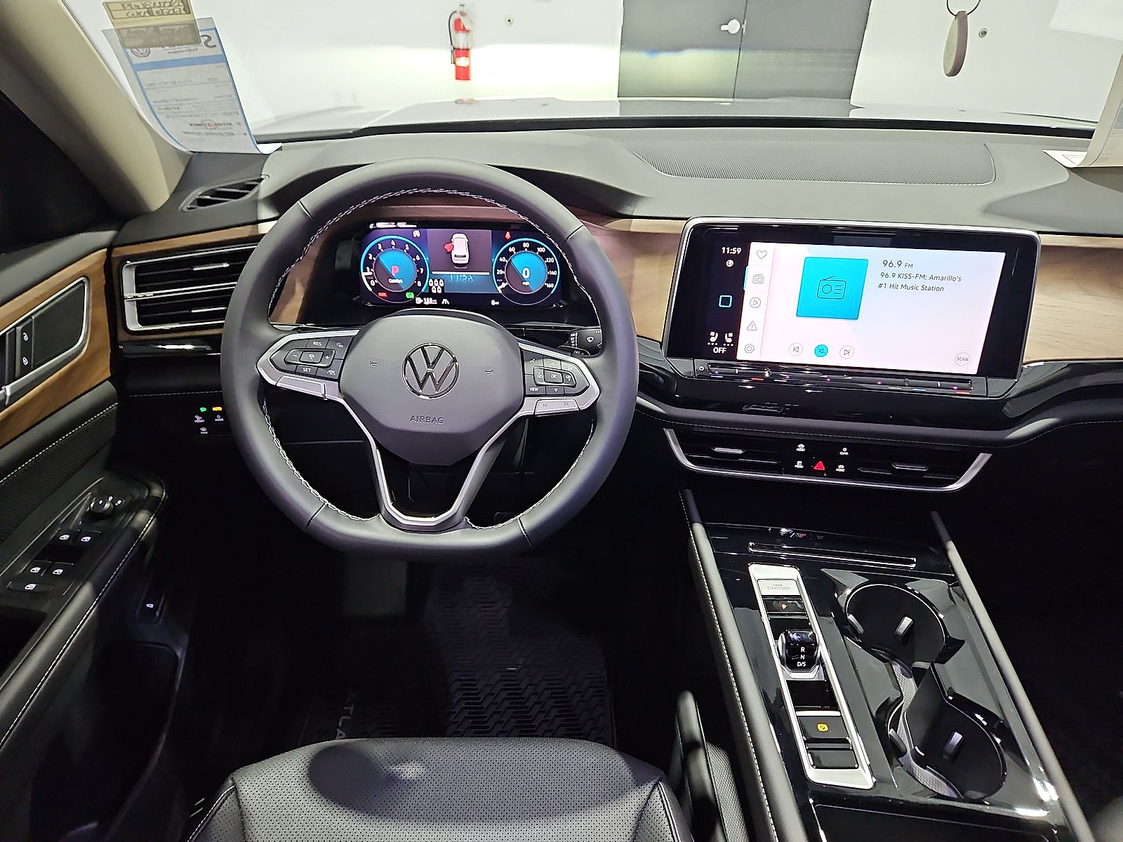 2026 Volkswagen Atlas photo 14 of 22
