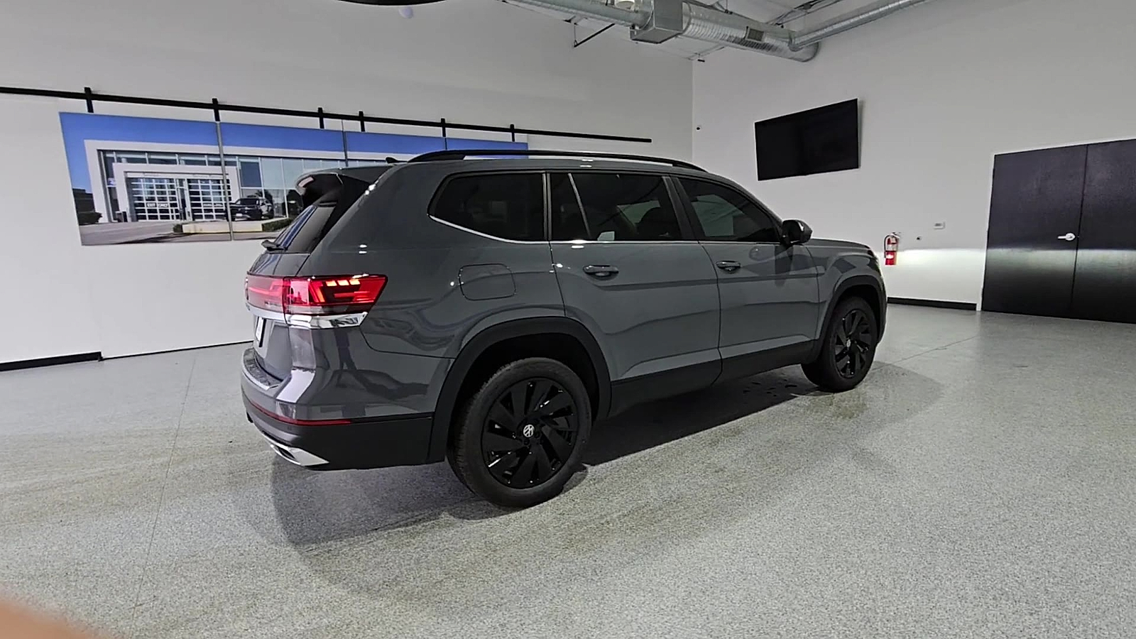 2026 Volkswagen Atlas photo 8 of 22
