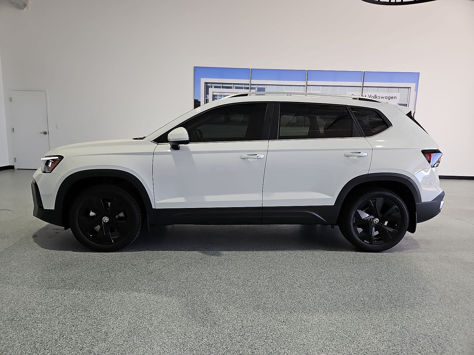 2026 Volkswagen Taos SE Pure White at Street VW of Amarillo