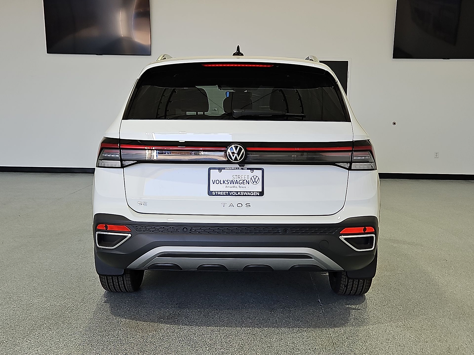 2026 Volkswagen Taos SE Pure White at Street VW of Amarillo