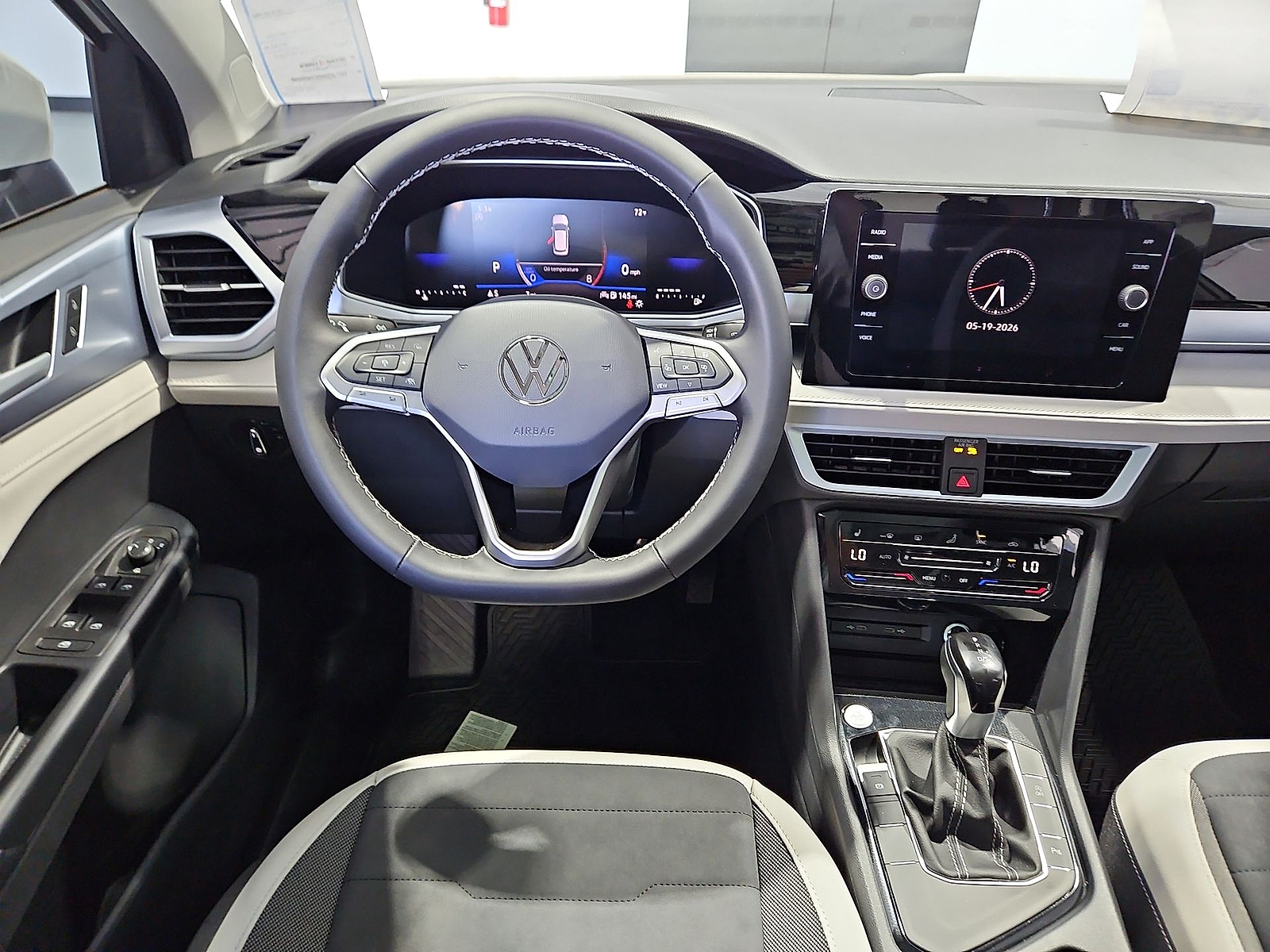 2026 Volkswagen Taos SE Pure White at Street VW of Amarillo