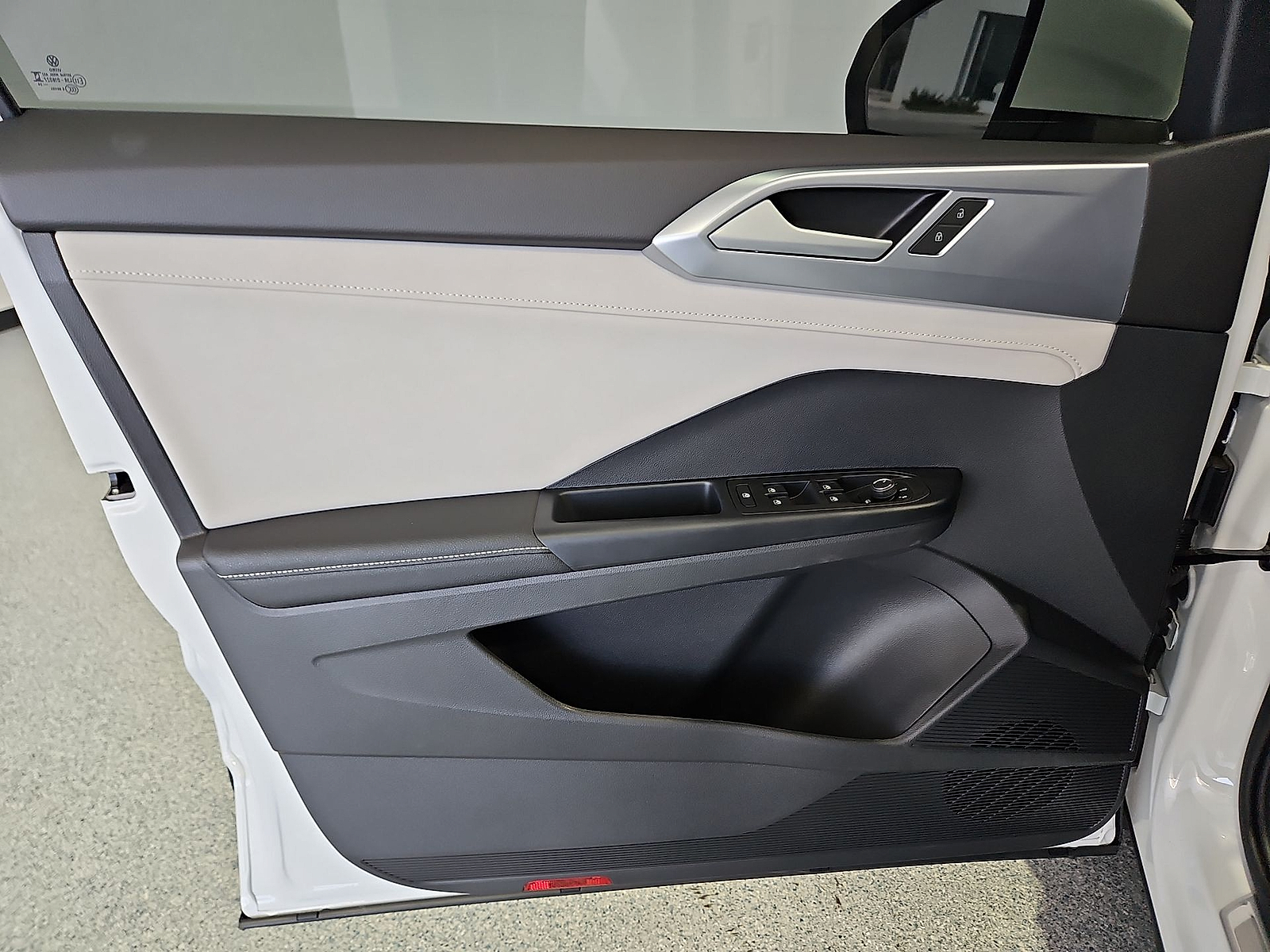 2026 Volkswagen Taos SE Pure White at Street VW of Amarillo