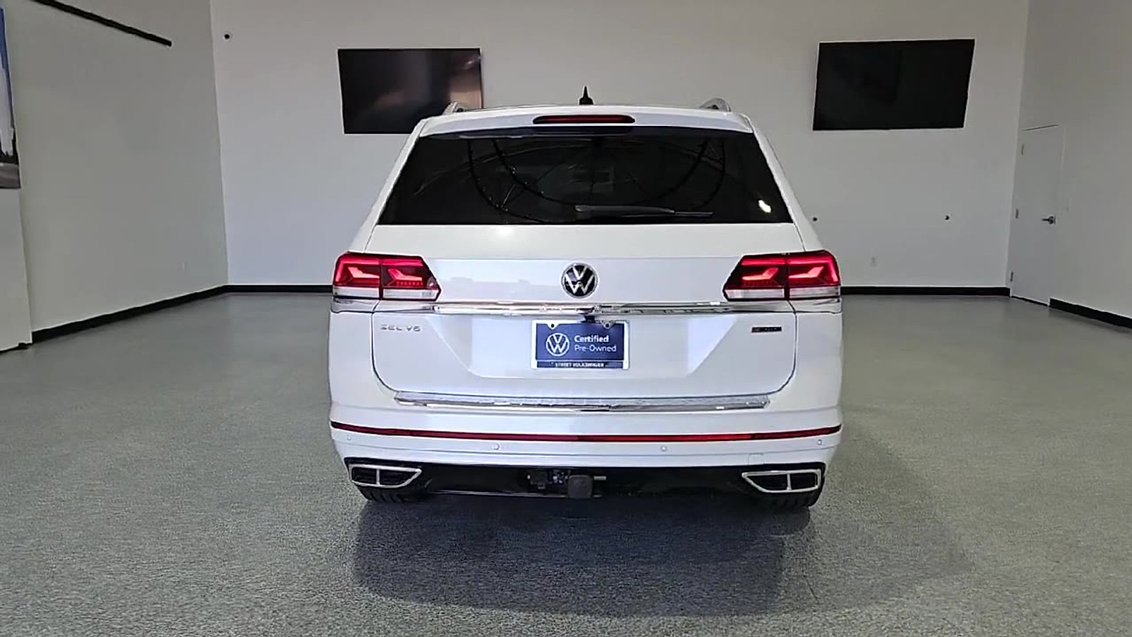 2022 Volkswagen Atlas 3.6L V6 SEL Premium R-Line Oryx White Pearl at Bobby Duby Motors
