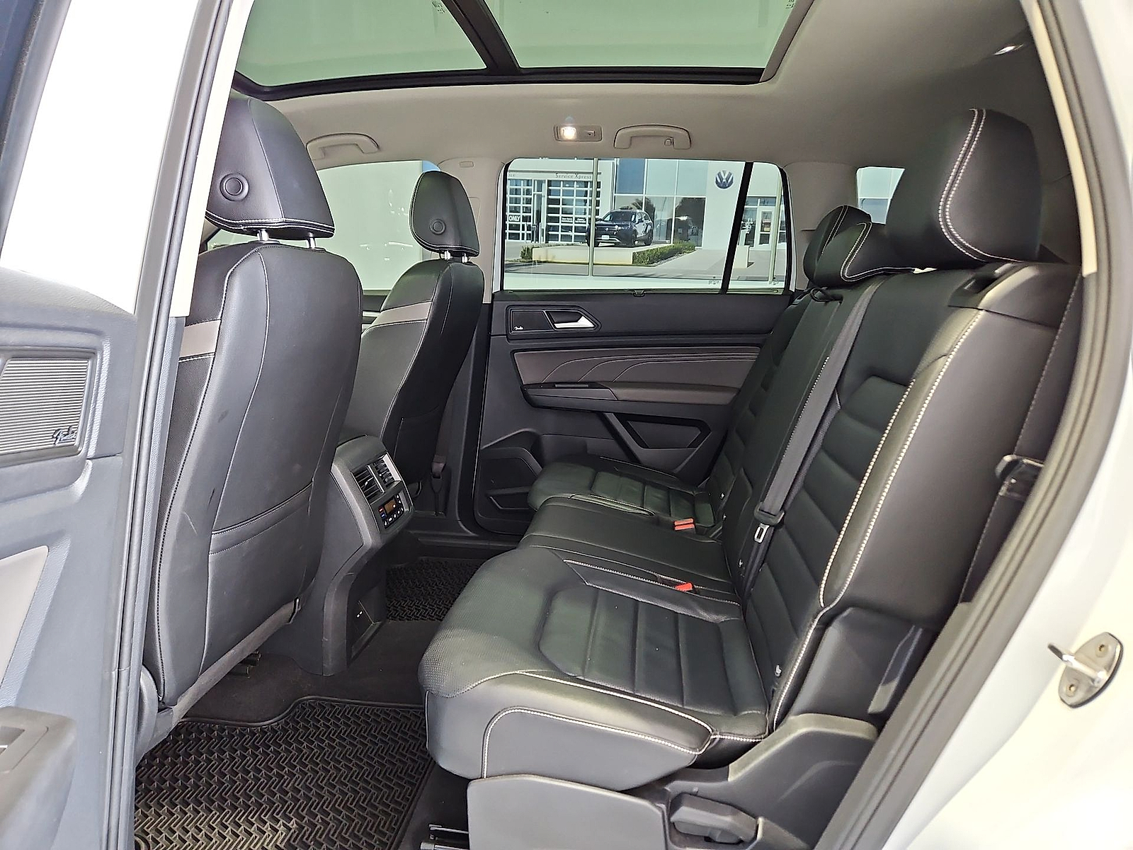 2022 Volkswagen Atlas 3.6L V6 SEL Premium R-Line Oryx White Pearl at Bobby Duby Motors
