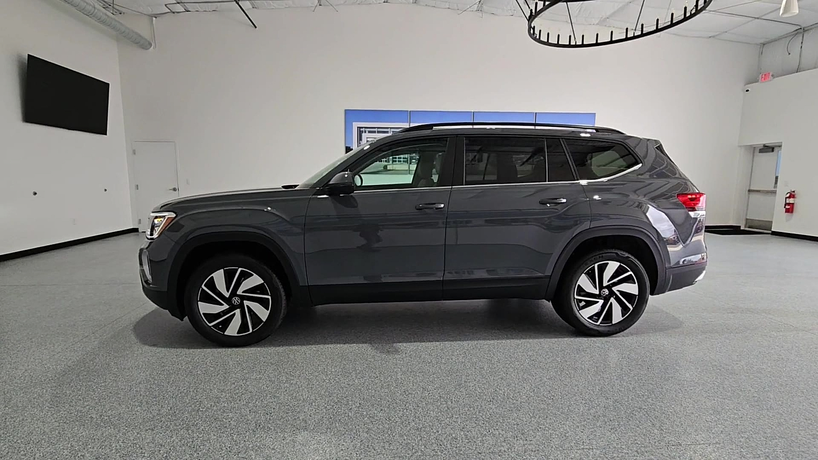 2026 Volkswagen Atlas photo 5 of 22