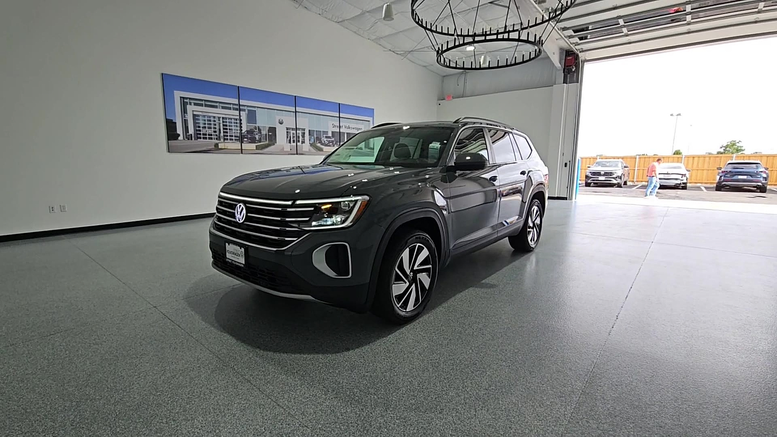 2026 Volkswagen Atlas photo 4 of 22