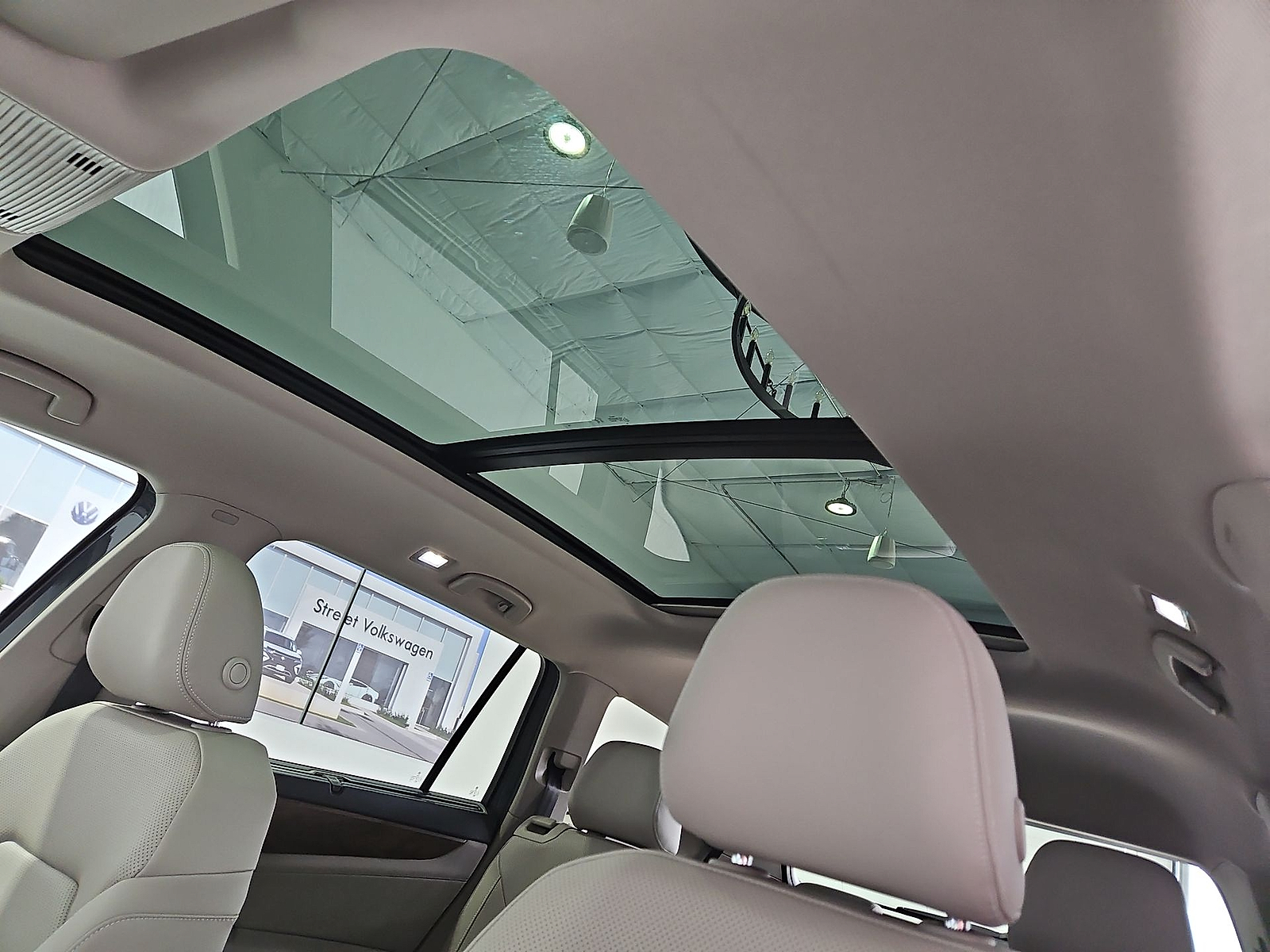 2026 Volkswagen Atlas photo 17 of 22