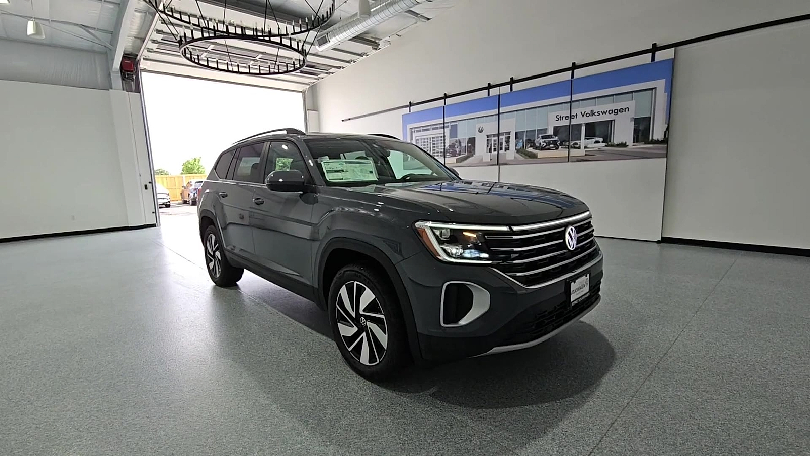 2026 Volkswagen Atlas photo 2 of 22