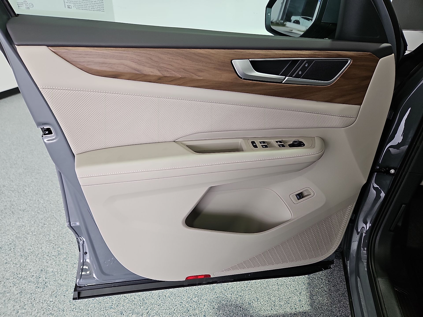 2026 Volkswagen Atlas photo 15 of 22