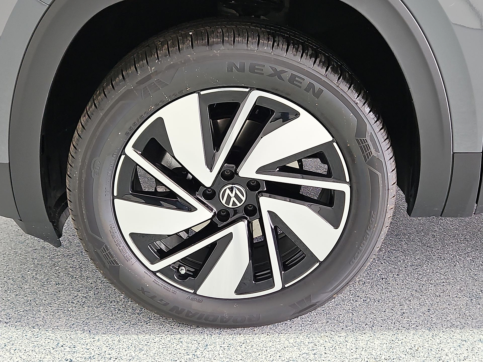 2026 Volkswagen Atlas photo 11 of 22