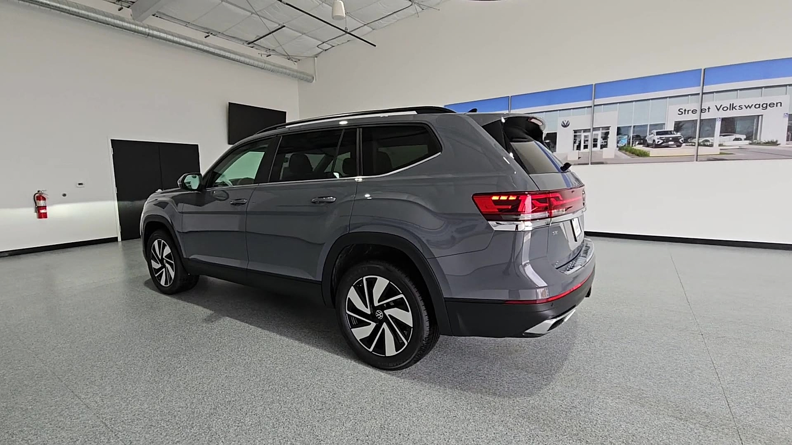 2026 Volkswagen Atlas photo 6 of 22