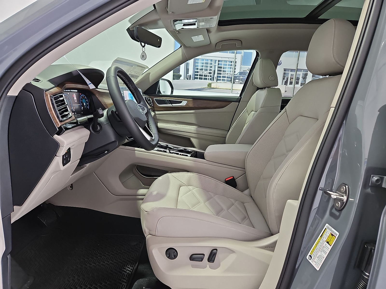 2026 Volkswagen Atlas photo 16 of 22