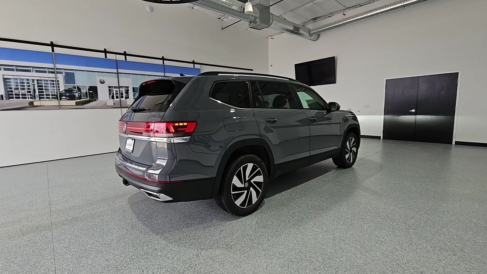 2026 Volkswagen Atlas photo 8 of 22