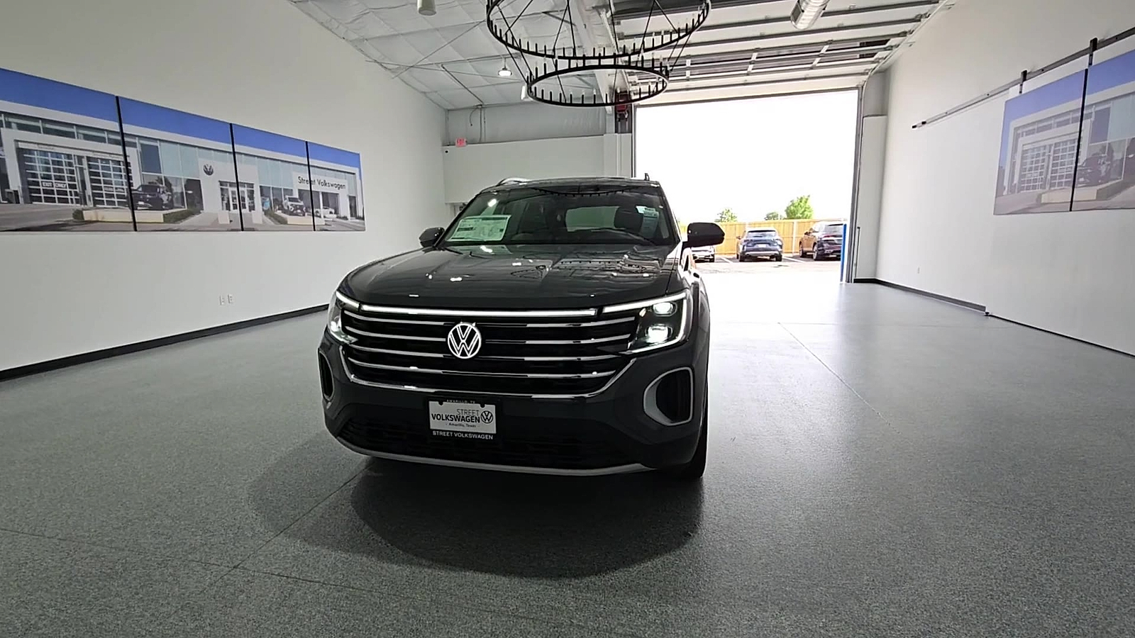 2026 Volkswagen Atlas photo 3 of 22