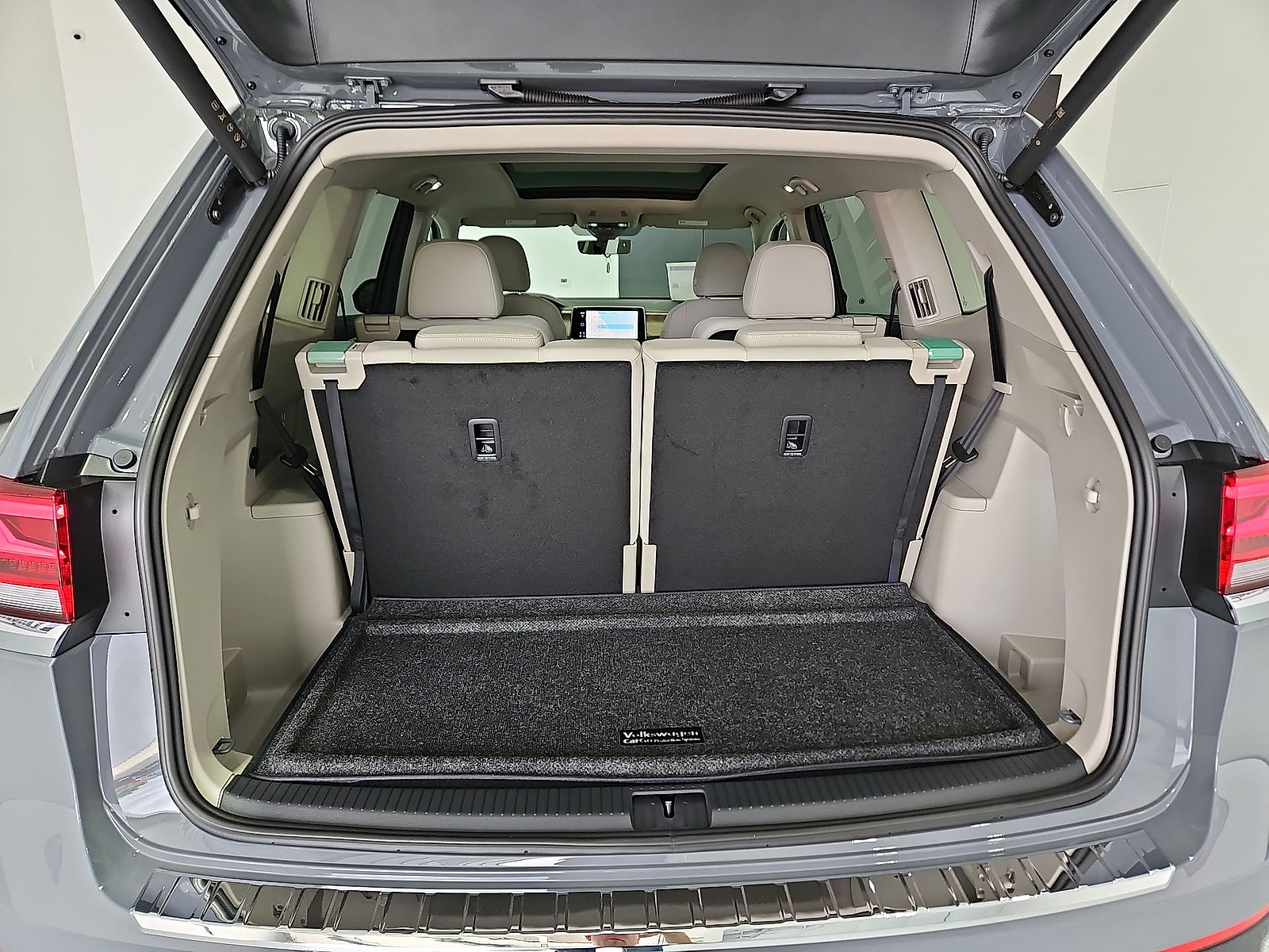 2026 Volkswagen Atlas photo 12 of 22