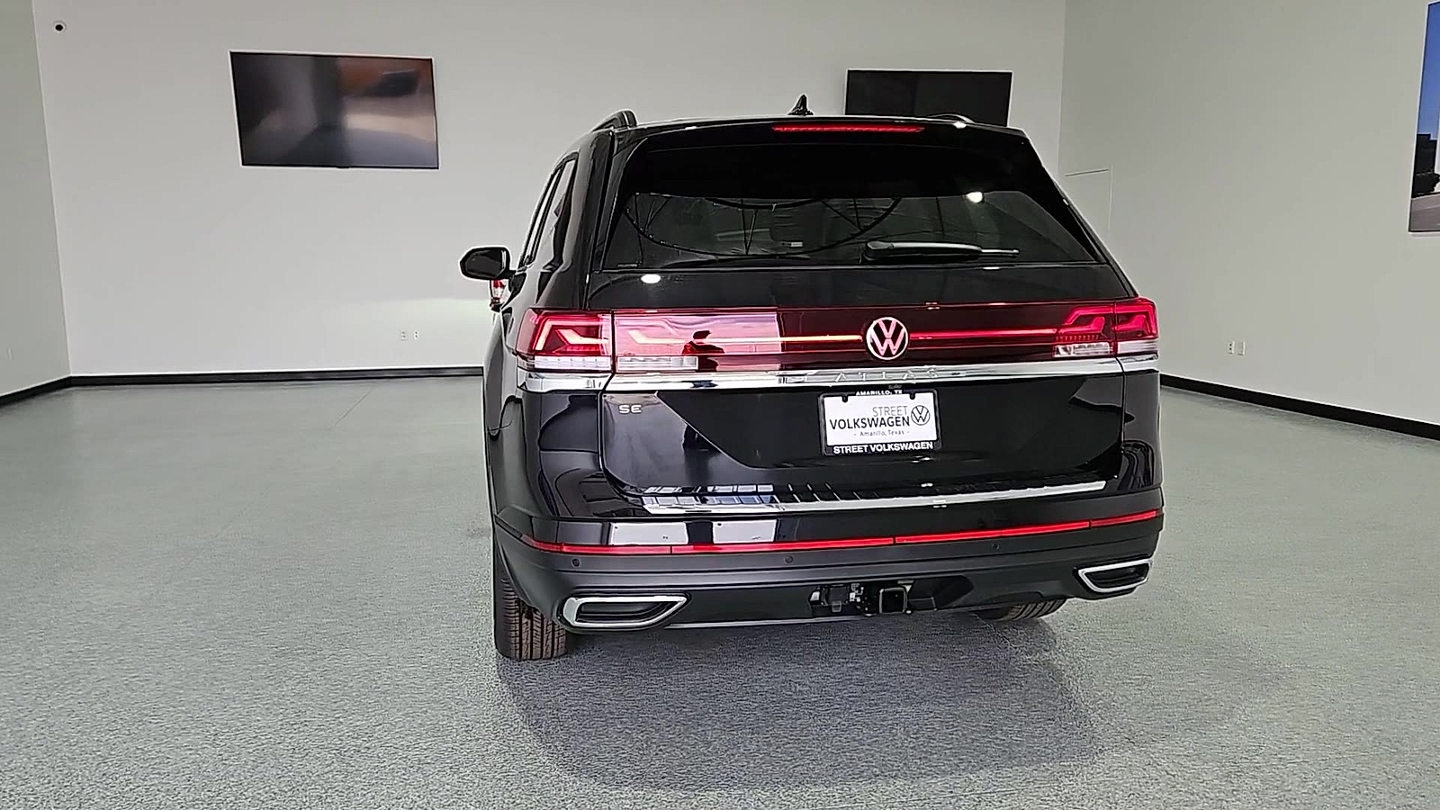2026 Volkswagen Atlas photo 7 of 22