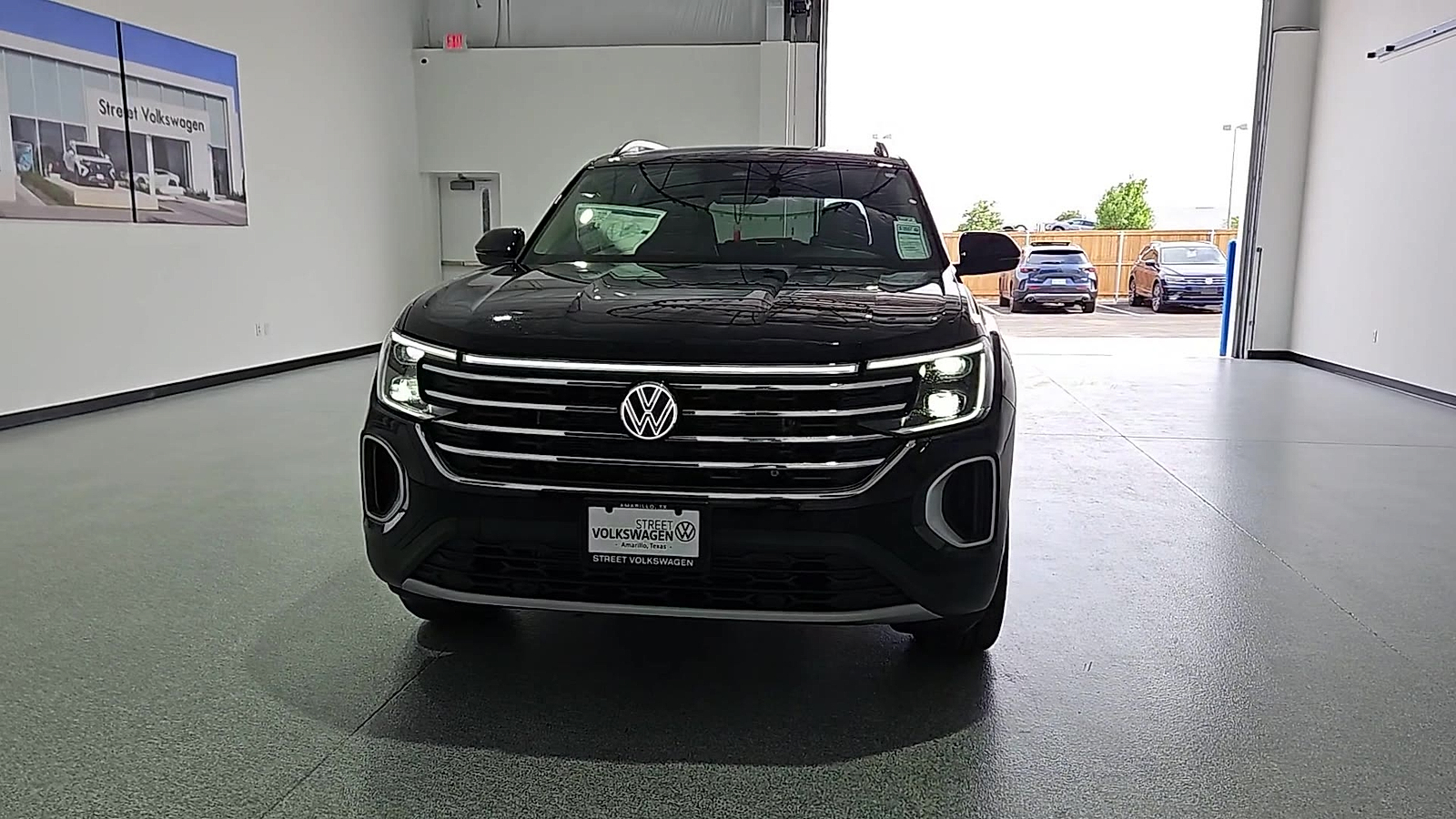2026 Volkswagen Atlas photo 3 of 22