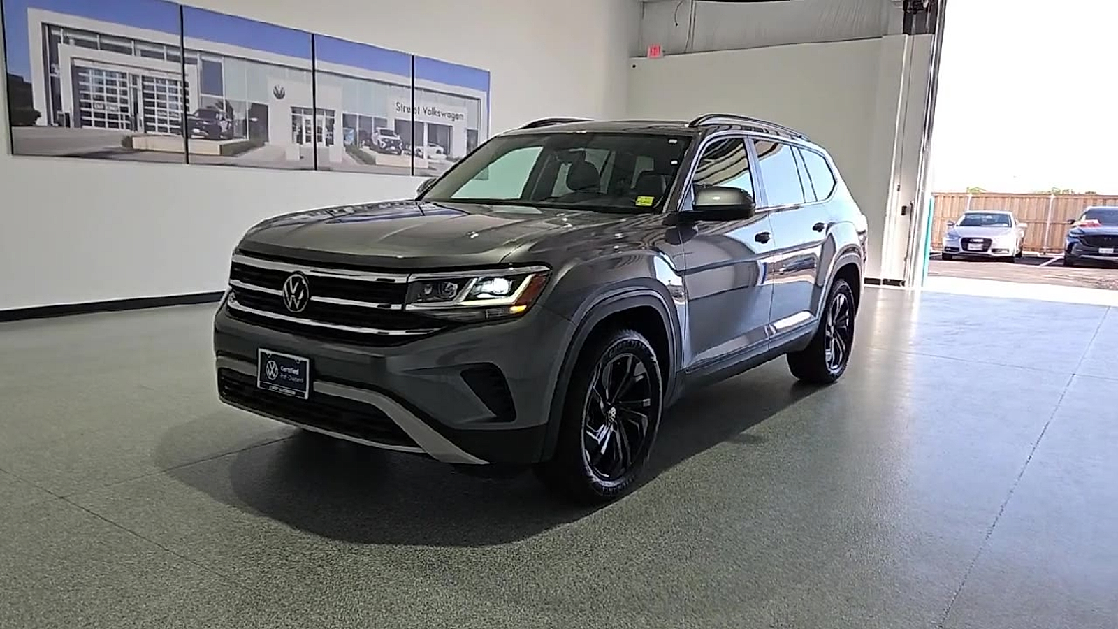 2023 Volkswagen Atlas 2.0T SE w/Technology - 3