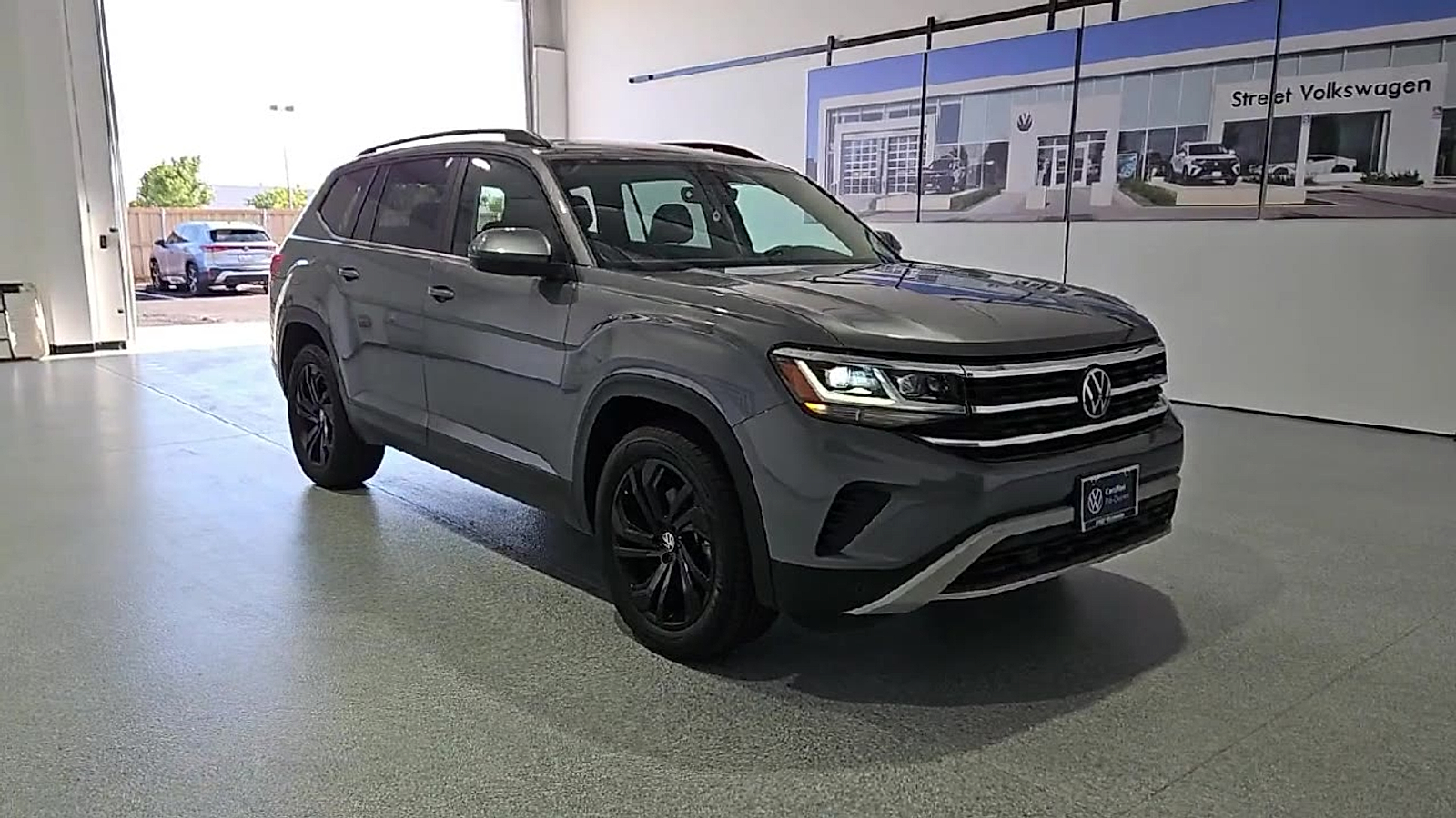 2023 Volkswagen Atlas 2.0T SE w/Technology - 1