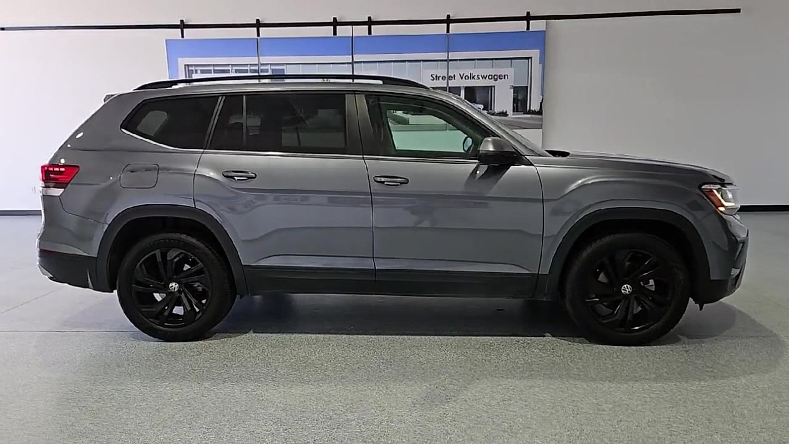 2023 Volkswagen Atlas 2.0T SE w/Technology - 8