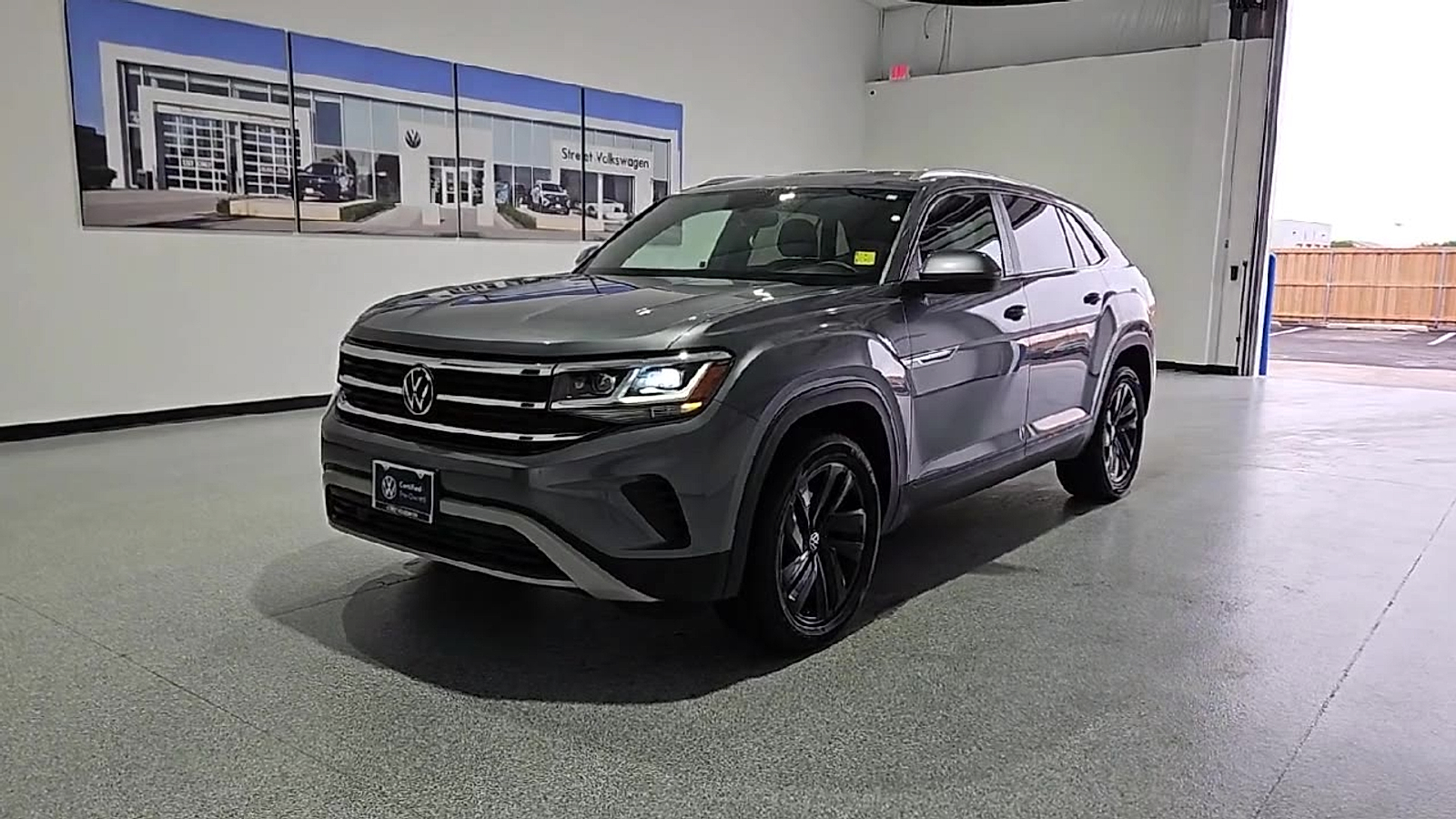 2023 Volkswagen Atlas Cross Sport 3.6L V6 SE w/Technology - 3