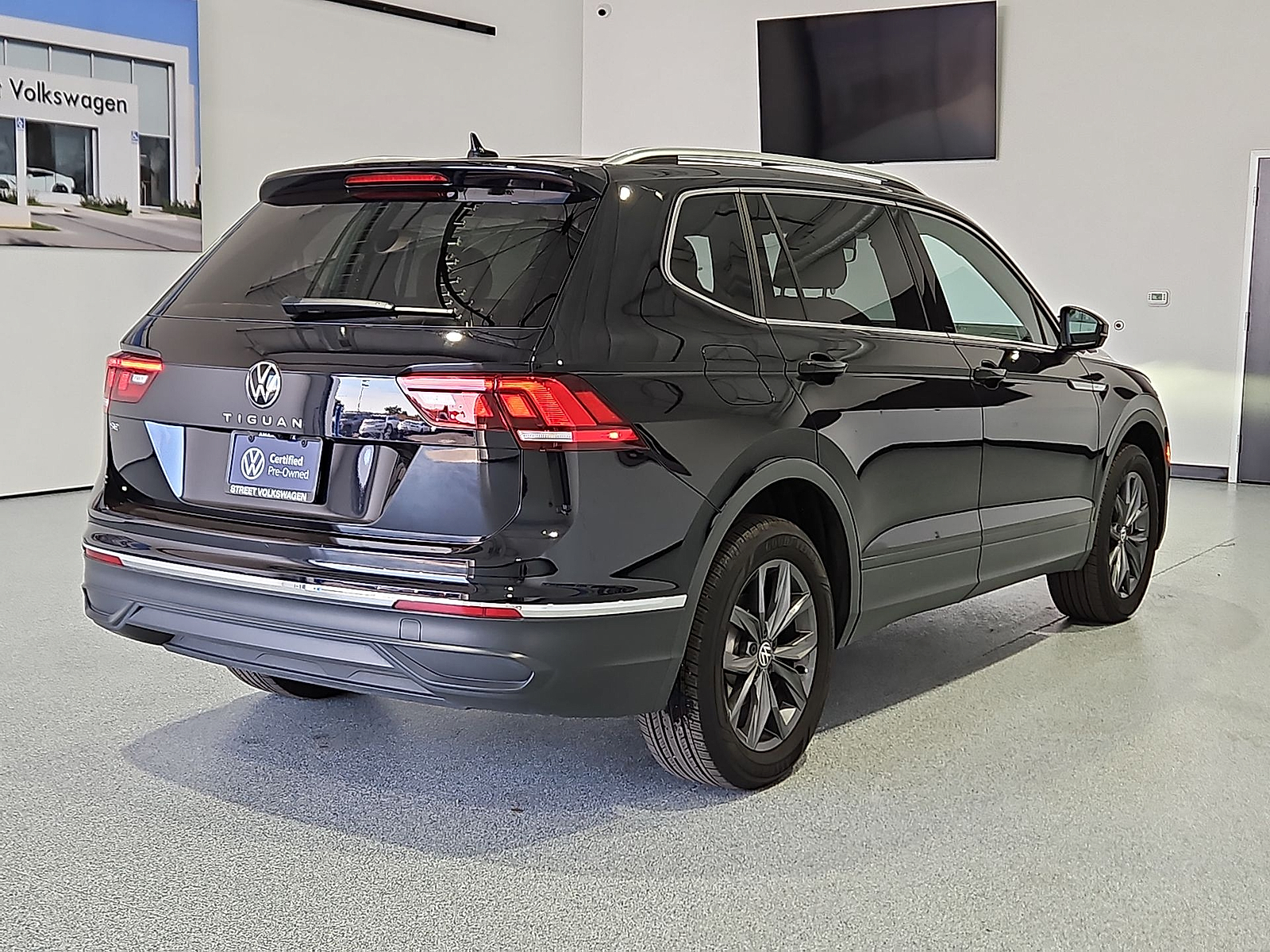 2023 Volkswagen Tiguan 2.0T SE - 7