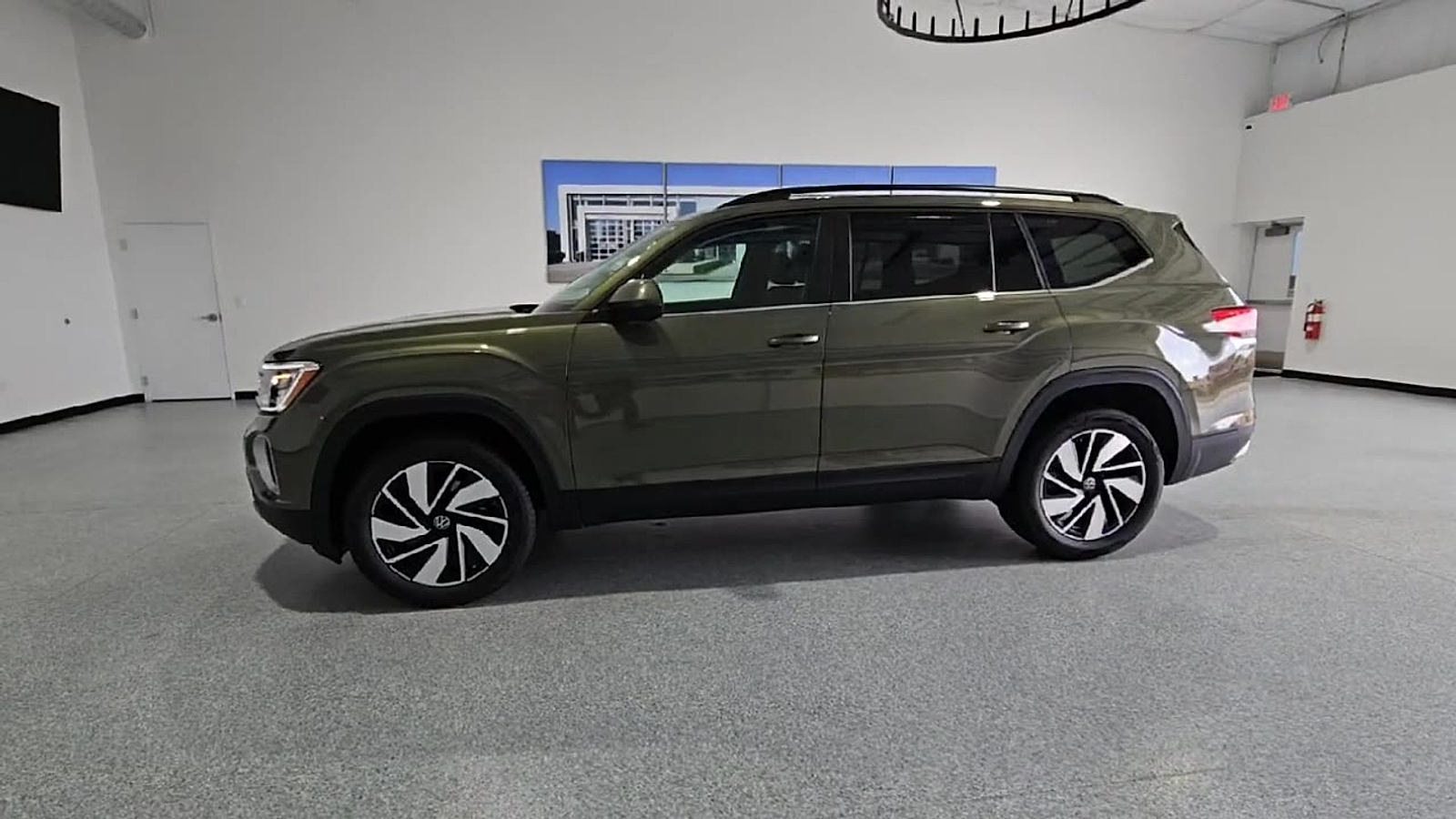 2026 Volkswagen Atlas photo 5 of 22