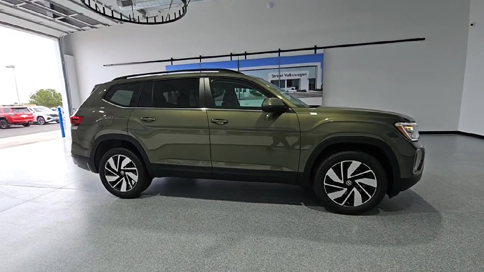 2026 Volkswagen Atlas photo 9 of 22
