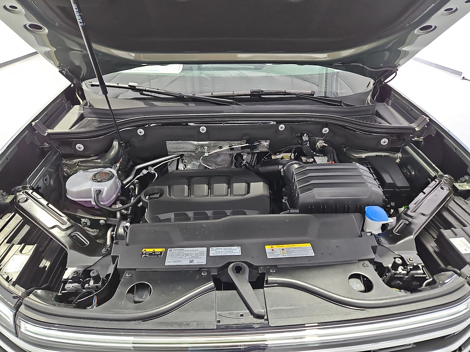 2026 Volkswagen Atlas photo 10 of 22